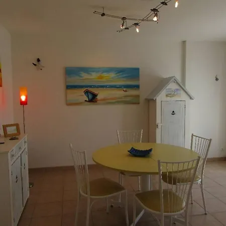 La Maison Bleue De Sion サンティレール・ド・リエ